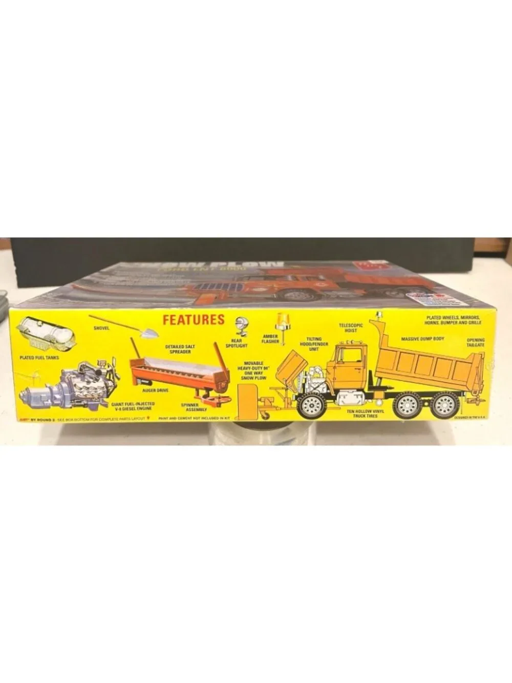 AMT Ford LNT-8000 Snow Plow 1/25 Scale Model Kit 270+ Parts 12+ 2020 Sealed